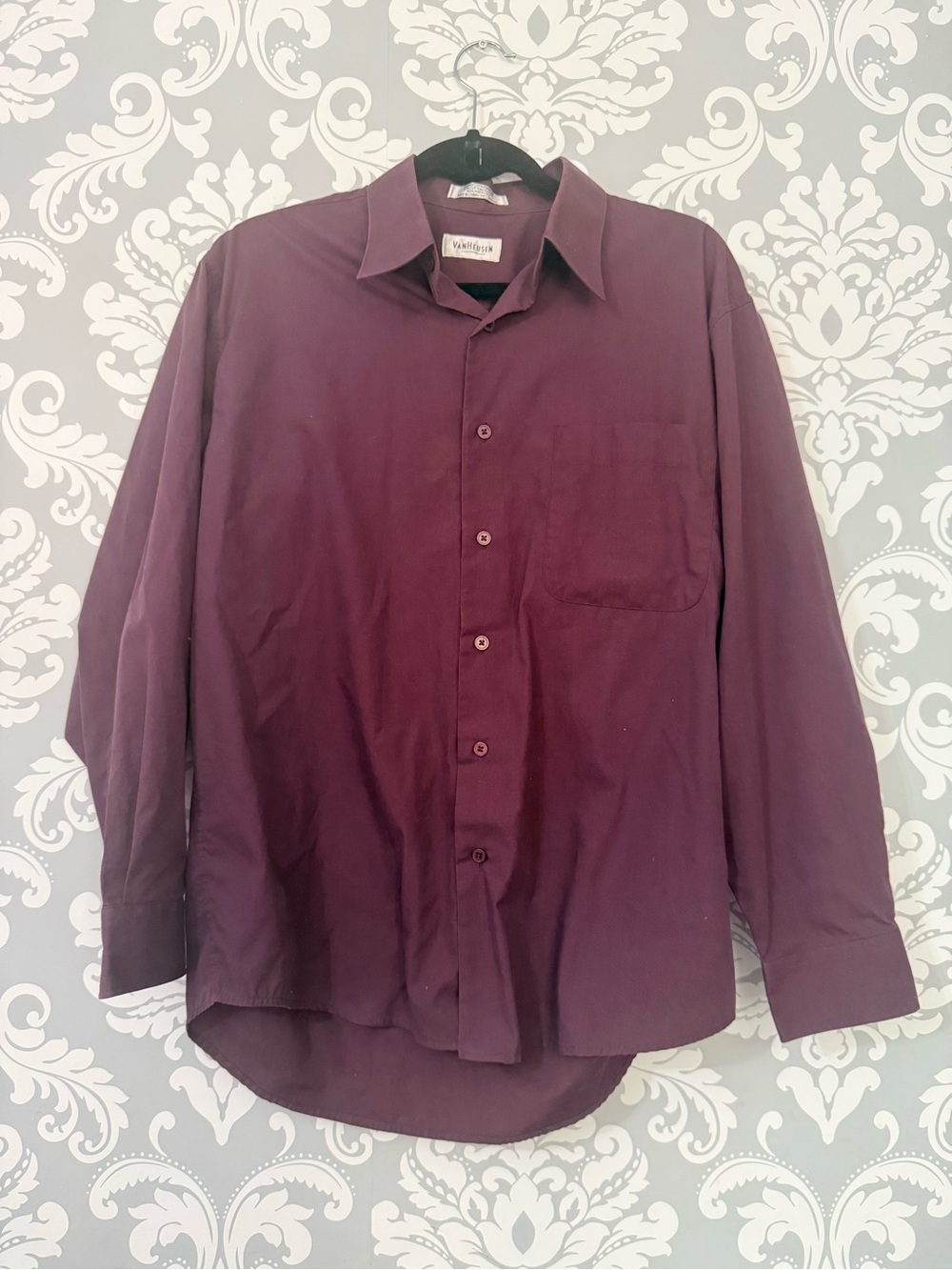 💫10/$25 • VanHeusen Long-Sleeve Button-Down Dress Shirt
